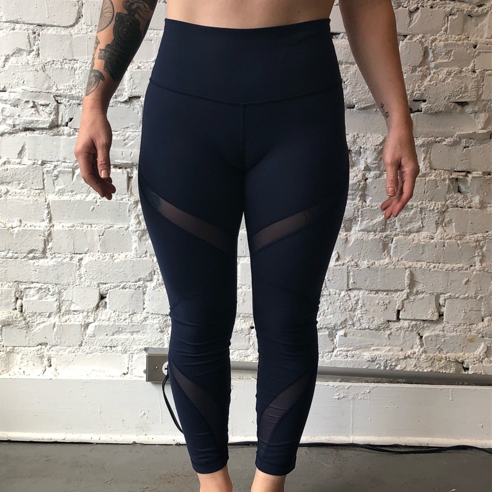 Lululemon Wunder Under size 8